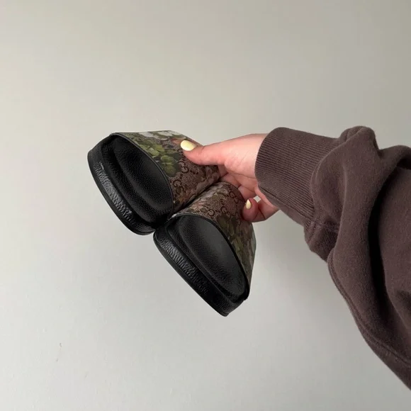 Gucci Bloom Slides - Picture 5 of 5